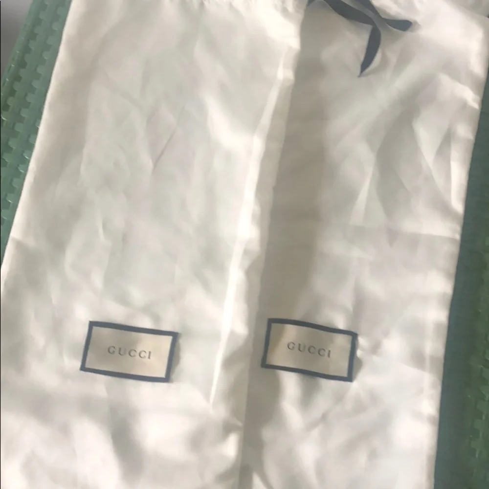 NWOT Gucci silk shoe dust bags and box - Picture 1 of 3
